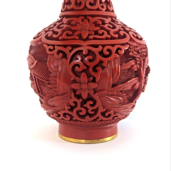Vintage/Estate Red Carved Chinese Cinnabar Vase With Brass and Blue Enamel - Picture 9 of 17